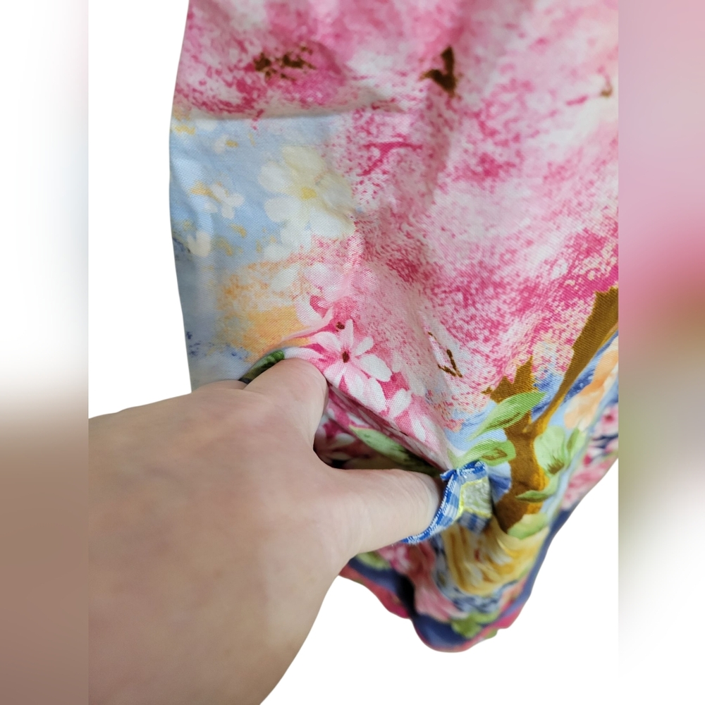 Hand Crafted Apron Floral Pattern - Picture 3 of 4